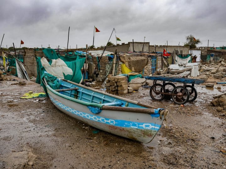 India Meteorological Department: बिपरजॉय चक्रवात 15 जून की शाम को गुजरात और पाकिस्तान के कराची से टकराएगा. मौसम विभाग ने अनुमान जताया है कि चक्रवात भारी तबाही ला सकता है.