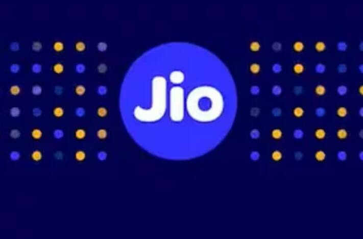 Jio Independence Day 2023 Plan Launched Priced Rs 2999 Check Benefits Details Jio Independence Day 2023 Plan: జియో ఇండిపెండెన్స్ డే ప్లాన్ వచ్చేసింది - ఏకంగా 912 జీబీ డేటా!