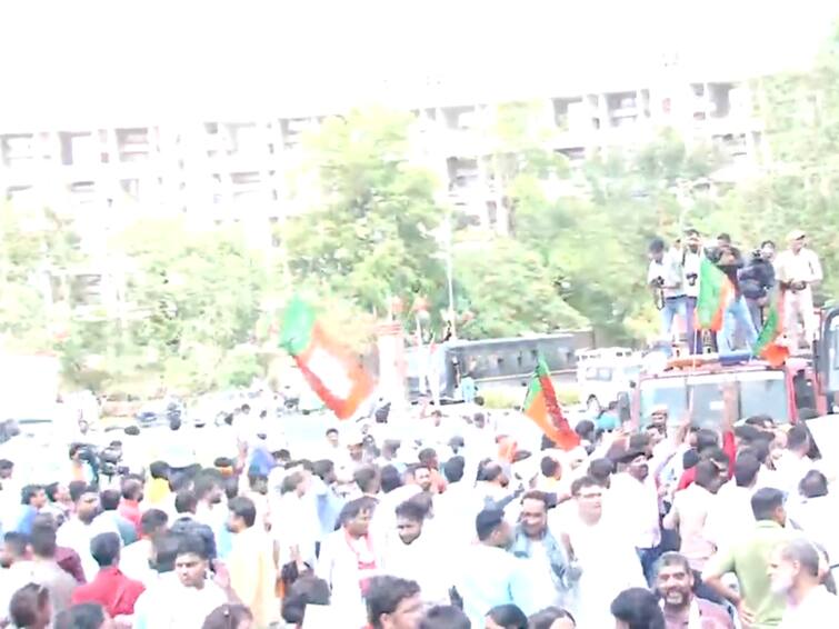 Rajasthan Police Use Water Cannon To Disperse BJP Workers Protesting Against Paper Leak Rajasthan Police Use Water Cannon To Disperse BJP Workers Protesting Against Paper Leak