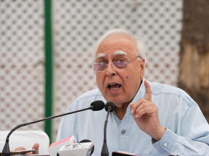 Rajya Sabha MP Kapil Sibal backed Dorsey's claim and said he sees no reason for the former Twitter CEO to tell a lie. (Source: PTI)