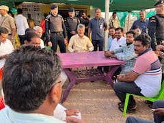 In Pics: రోడ్డుపక్కన టీ కొట్టుకు చంద్రబాబు, స్థానికులతో ముచ్చట్లు - ఫోటోలు