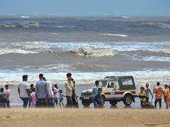 बिपरजॉय चक्रवात का असर, 14-15 जून के बीच कैंसिल, रीशेड्यूल और डायवर्ट रहेंगी ये ट्रेनें