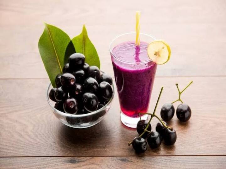 health tips jamun shots benefit in hindi know its recipe and ingredients पेट या कमर की चर्बी करनी है कम तो रोजाना पिएं जामुन से बनी ये मैजिकल ड्रिंक, कुछ ही दिन में हो जाएंगे स्लिम ट्रिम