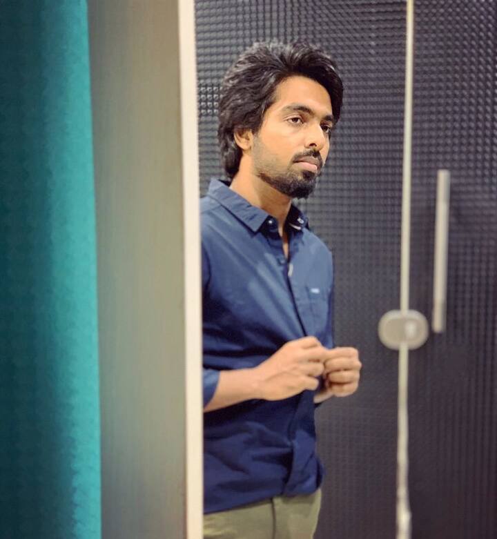 நகைச்சுவை நடிகர்கள் பலரும் ஹீரோவாக நடிக்க ஆரம்பித்த ட்ரெண்ட் வந்த போது, இசையமைத்து கொண்டிருந்த இவர் நடிக்க தொடங்கினார். இவரின் இசையை ரசித்தவர்கள் பலரும், “ஜி.வி படம் நடிக்காமல், இசையமைப்பாளராகவே இருந்திருக்கலாம்” என சொல்வதுண்டு.