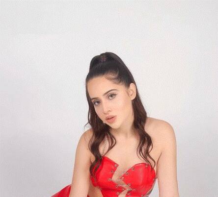 उर्फी जावेद ही तिच्या फॅशनमुळे नेहमीच चर्चेत असते.