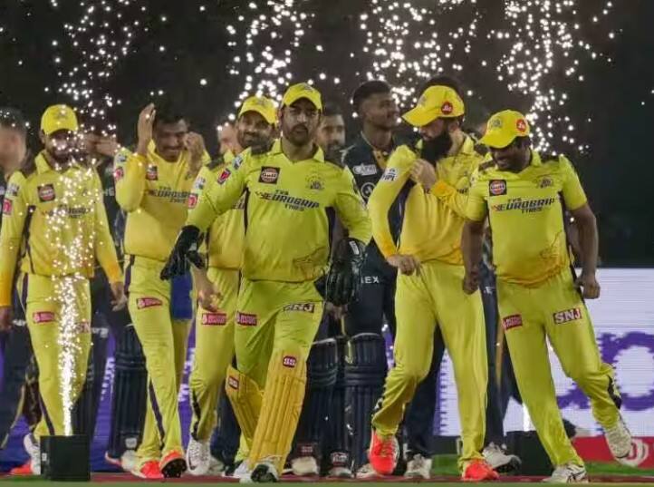 oh captain my captain csk took to social media to pay a special tribute to ms dhoni धोनी निवृत्त होतोय? CSK ने पोस्ट केला 33 सेकंदाचा इमोशनल व्हिडीओ