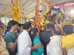 Ashadhi Wari 2023 : ज्ञानोबा, तुकोबांच्या पालखी दर्शनासाठी मध्यरात्री पुणेकरांची चिक्कार गर्दी; पोलिसांची दमछाक