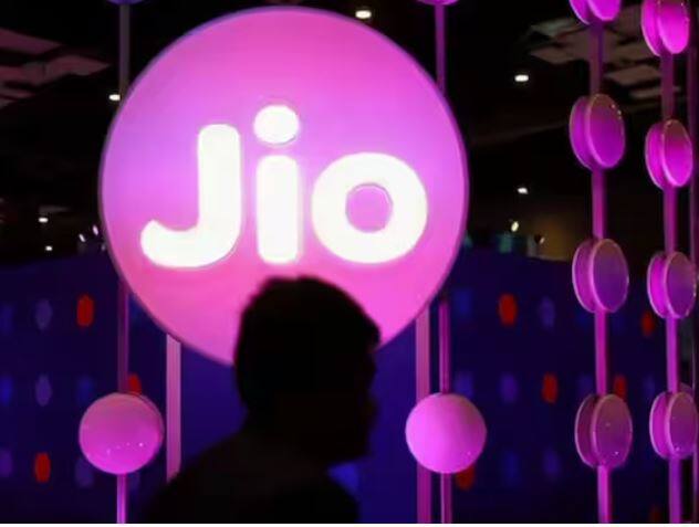 ਇਸ ਤੋਂ ਪਹਿਲਾਂ ਕੰਪਨੀ ਨੇ ਆਪਣੇ ਪੋਰਟਫੋਲੀਓ 'ਚ ਕੁਝ ਹੋਰ ਪਲਾਨ ਸ਼ਾਮਲ ਕੀਤੇ ਸਨ। 269 ​​ਰੁਪਏ ਵਾਲੇ ਪਲਾਨ 'ਚ ਗਾਹਕਾਂ ਨੂੰ 28 ਦਿਨਾਂ ਲਈ ਹਰ ਰੋਜ਼ 1.5GB ਡਾਟਾ ਦਾ ਲਾਭ ਮਿਲਦਾ ਹੈ। 529 ਰੁਪਏ 56 ਦਿਨਾਂ ਲਈ 1.5GB ਡੇਟਾ ਪ੍ਰਤੀ ਦਿਨ ਅਤੇ 589 ਰੁਪਏ ਵਿੱਚ 56 ਦਿਨਾਂ ਲਈ ਪ੍ਰਤੀ ਦਿਨ 2GB ਡੇਟਾ ਦੀ ਪੇਸ਼ਕਸ਼ ਕਰਦਾ ਹੈ।