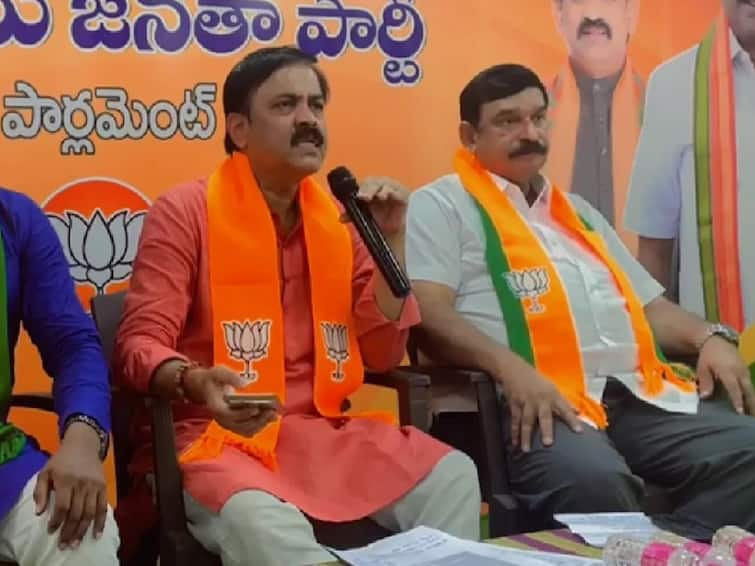 Andhra Pradesh Politics News BJP GVL Narasimha Rao Vishnu Kumar Raju Fires on YCP Government on 4 Years Ruling in AP అమిత్‌షా ఆరోపణలపై సీబీఐ ఎంక్వయిరీ వేయండి- ప్రభుత్వానికి జీవీఎల్‌ సూచన