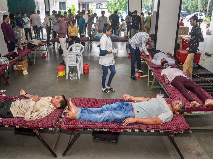 World Blood Donor Day 2023: Gujaratis also lead in blood donation across the country large number of voluntary blood donors World Blood Donor Day: રક્તદાનમાં પણ ગુજરાતીઓ સમગ્ર દેશમાં મોખરે, સ્વૈચ્છિક રક્તદાતાઓની મોટી સંખ્યા