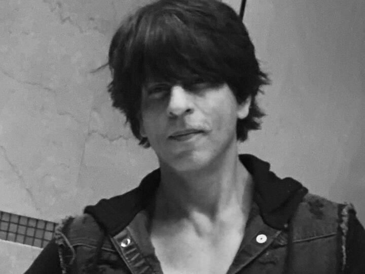 ICU में आखिरी सांसें गिन रहीं मां तो ये तकलीफ देते रहे थे Shah Rukh Khan! सच जानकर रह जाएंगे हैरान Shah rukh Khan Gave Mentally Pain to His Mother Before her Death In ICU Know The Shocking Story ICU में आखिरी सांसें गिन रहीं मां तो ये तकलीफ देते रहे थे Shah Rukh Khan! सच जानकर रह जाएंगे हैरान