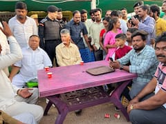 In Pics: రోడ్డుపక్కన టీ కొట్టుకు చంద్రబాబు, స్థానికులతో ముచ్చట్లు - ఫోటోలు