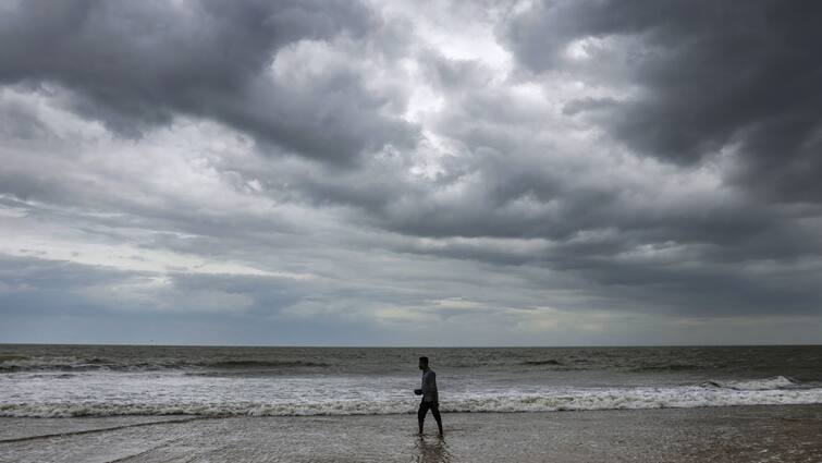 PM Narendra Modi Chairs High Level Review Meeting As Cyclone Biparjoy Is About To Create Havoc Cyclone Biparjoy:দুয়ারে 'বিপর্যয়', প্রস্তুতি পর্যাপ্ত কিনা দেখতে উচ্চ পর্যায়ের পর্যালোচনা বৈঠক প্রধানমন্ত্রীর