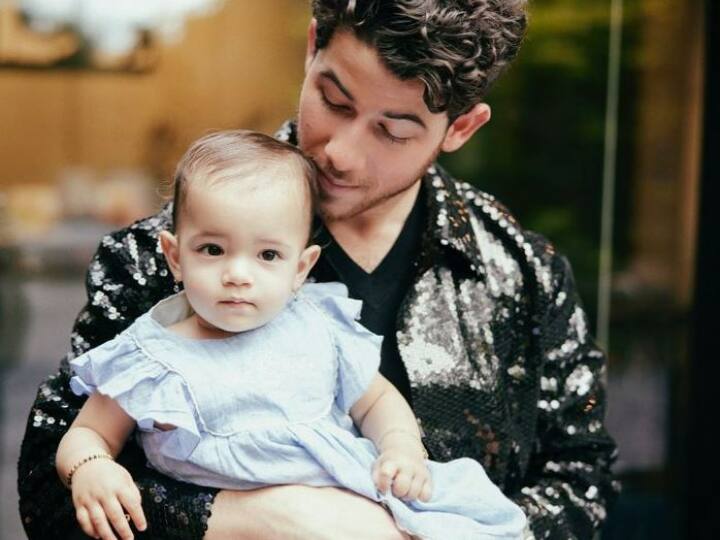 Nick Jonas share a picture With Malti merry chopra jonas Nick Jonas Daughter PICs: बेटी मालती के साथ दिखा पिता निक जोनस का खास बॉन्ड, क्यूटनेस से भरी पिक्चर की शेयर