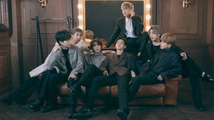 BTS हा एक दक्षिण कोरियाई (Republic of Korea) म्युझिकल बॉय बँड ग्रुप (Kpop Boy Band) आहे. बीटीएस (BTS) म्हणजेच बांगतान बॉईज् (Bangtan Sonyeondan or Beyond the Scene) हा दक्षिण कोरियातील सुप्रसिद्ध बँड आहे.