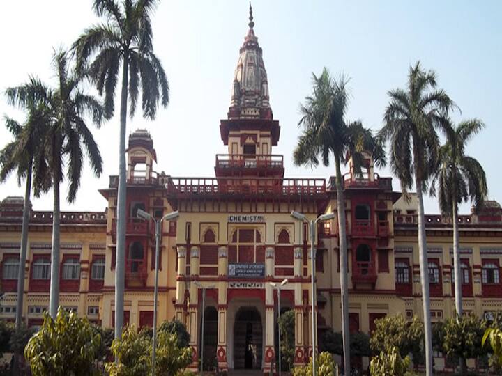 The Banaras Hindu University (BHU) is one of the top public research universities in India. This multi-disciplinary university has been considered ranked as one of the finest educational institutions in India. In terms of medical education, the varsity ahs been ranked as the 8th Best Medical College in the country, in the NIRF Rankings 2023.