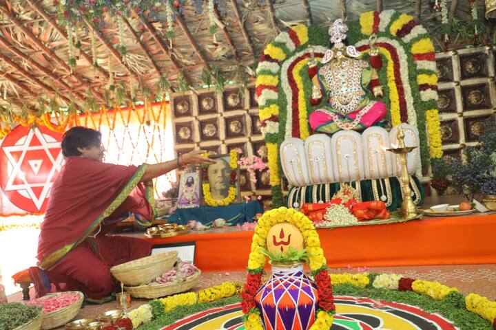 రెండో రోజు ప్రత్యేక పూజల్లో పాల్గొన్న పవన్