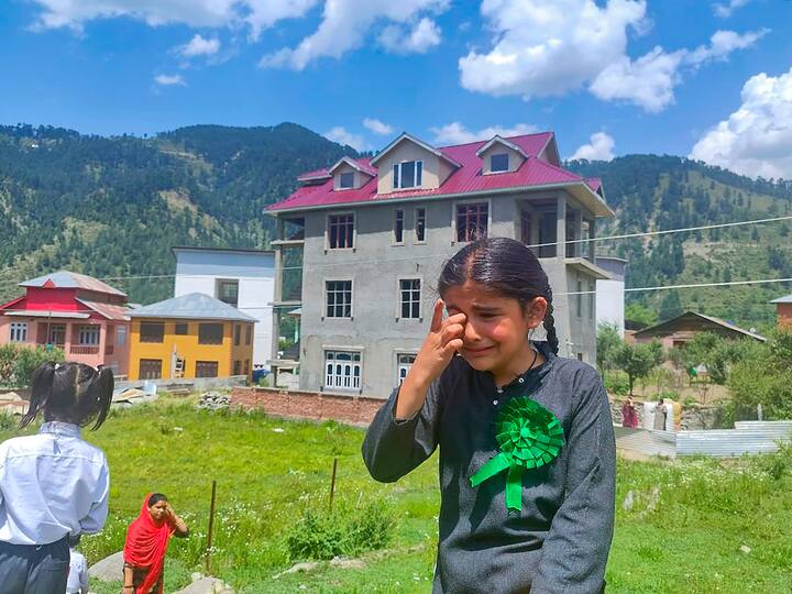 পাকিস্তানের লাহৌরেও কম্পন টের পাওয়া গিয়েছে বলে খবর।