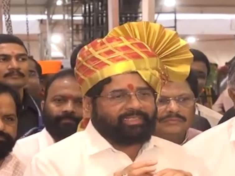 Chief Minister Eknath Shinde stumbled When asked why not Balasaheb Thackeray Anand Dighe in print media advisement Eknath Shinde in Kolhapur: 'त्या' जाहिरातीमध्ये बाळासाहेब ठाकरे, आनंद दिघे का नाहीत? विचारताच मुख्यमंत्री एकनाथ शिंदे अडखळले!