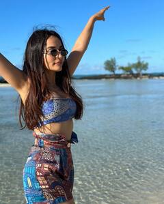 ટીવી એક્ટ્રેસ સુરભી જ્યોતિનો જોવા મળ્યો ગ્લેમરસ અંદાજ, જુઓ વાયરલ તસવીરો