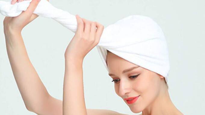 केस धुतल्यानंतर ते टॉवेल गुंडाळल्याने स्कॅल्पला फंगल इंफेक्शन (Fungal infection) होऊ शकते.