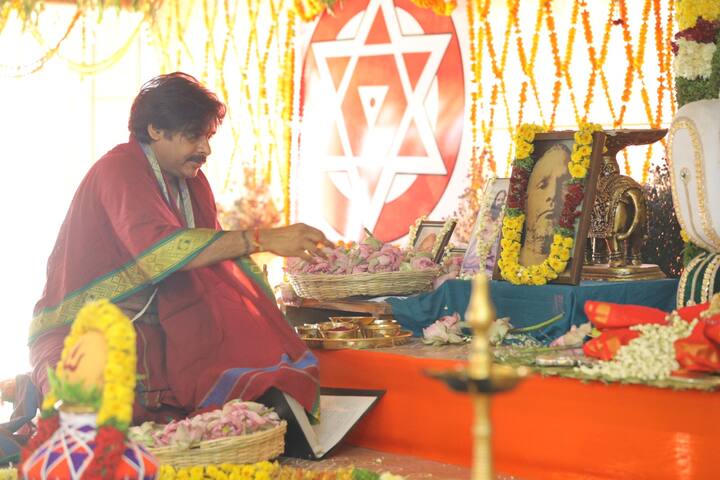 రెండో రోజు సింగిల్ గా పూజలో జనసేనాని