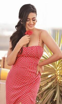 Shweta Tiwari: ਪਤਲੀ ਡੋਰੀ 'ਤੇ ਟਿਕੀ ਸ਼ਵੇਤਾ ਤਿਵਾਰੀ ਦੀ ਡੀਪਨੇਕ ਡਰੈੱਸ, 42 ਸਾਲ ਦੀ ਉਮਰ 'ਚ ਬੋਲਡਨੈੱਸ ਦੀਆਂ ਹੱਦਾਂ ਕੀਤੀਆਂ ਪਾਰ