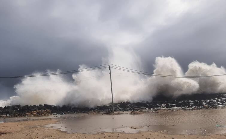 Cyclone Biparjoy has changed its direction but danger remains over Gujarat, the cyclone will make landfall in Kutch on June 15 બિપરજોય વાવાઝોડાએ બદલી દિશા પણ ગુજરાત પર સંકટ યથાવત, 15 જૂને કચ્છમાં લેન્ડફોલ કરશે ચક્રવાત