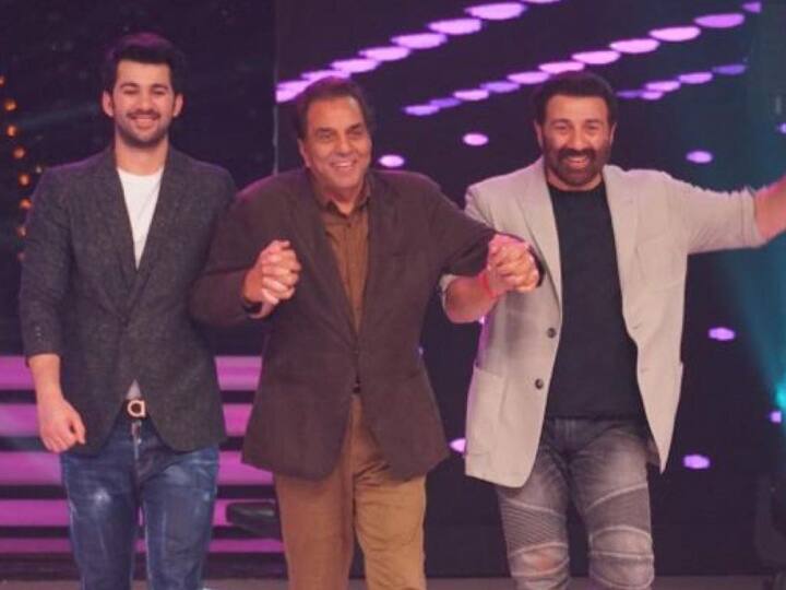 पोते Karan Deol के प्री-वेडिंग फंक्शन में शामिल नहीं होंगे धर्मेंद्र, बोले- मेरे आसपास होने से वो लोग थोड़ा... sunny deol son karan marriage grandfather actor dharmendra will not attend pre wedding ceremonies पोते Karan Deol के प्री-वेडिंग फंक्शन में शामिल नहीं होंगे धर्मेंद्र, बोले- मेरे आसपास होने से वो लोग थोड़ा...