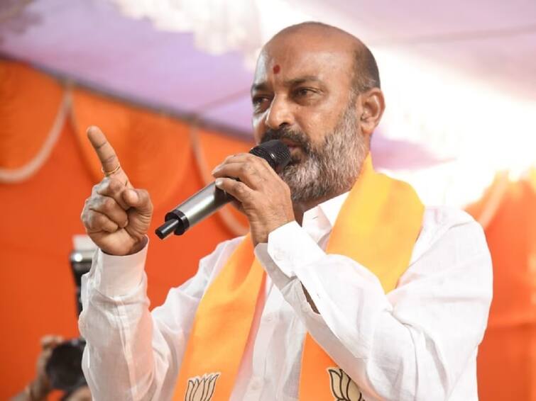 BJP Telangana chief Bandi Sanjay about Teegalaguttapally ROB sanction Details Bandi Sanjay: ముక్కు నేలకు రాసి, కరీంనగర్ ప్రజలకు క్షమాపణ చెప్పండి- BRS నేతలపై బండి సంజయ్ ఫైర్