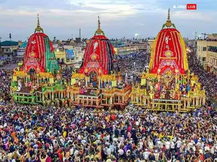 જગન્નાથજીના મંદિરનું એક બીજું રહસ્ય છે, જેને જાણીને બધા આશ્ચર્યચકિત થઈ જશે. અહીં, મંદિરની ઉપર ક્યારેય કોઈ વિમાન ઉડતું નથી, ન તો કોઈ પક્ષી મંદિરની ટોચ પર બેસે છે, જ્યારે મોટી ઇમારતો પર પ્રાણીઓ અને પક્ષીઓ જોવા મળે છે.