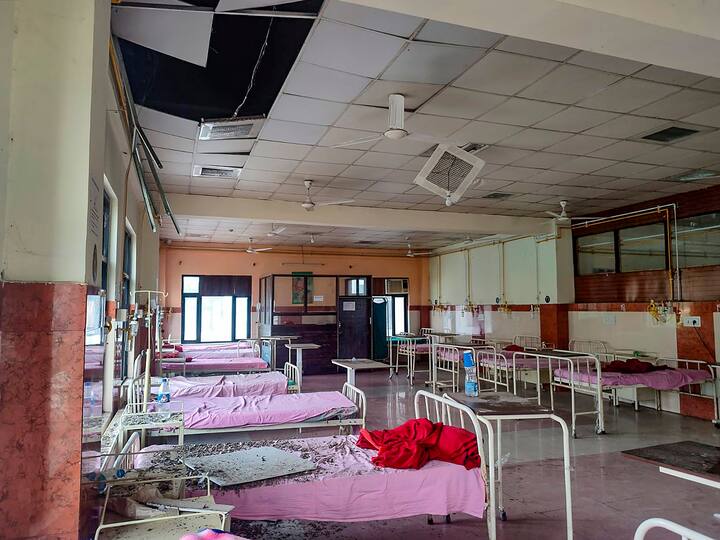 তবে এদিনের ভূমিকম্পে চেনাব অঞ্চলের বেশ কিছু পরিকাঠামো ক্ষতিগ্রস্ত হয়। তার পরই আতঙ্কে স্থানীয়রা।