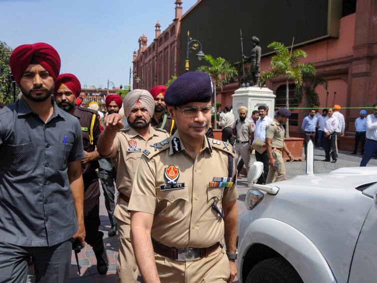 Cops Crack 7 Cr 'Ludhiana Heist' Within 60 Hrs, 5 Of 10 Accused Detained Cops Crack 7 Cr 'Ludhiana Heist' Within 60 Hrs, 5 Of 10 Accused Detained