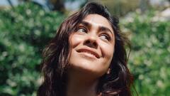 Mrunal Thakur: কেরিয়ারের নয়া ধাপ... নতুন ছবির মহরতে উচ্ছ্বসিত ম্রুণাল ঠাকুর