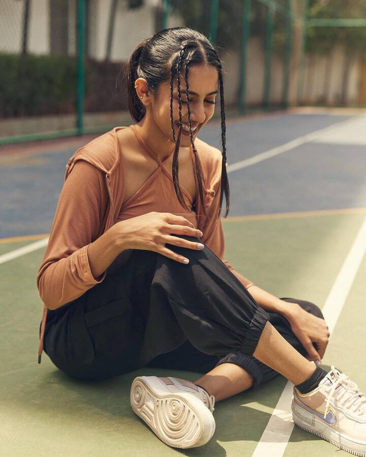 ‘మ్యాడ్ హౌస్’, ‘నాన్న కూచి’ లాంటి  వెబ్ సిరీస్‌లతో ప్రేక్షకులను అలరించింది. Photo Credit: Niharika Konidela/Instagram