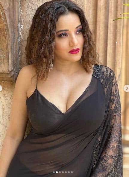 ਬਲੈਕ ਸਾੜੀ 'ਚ ਧਮਾਲ ਮਚਾਉਂਦੀ ਨਜ਼ਰ ਆਈ ਮੋਨਾਲੀਸਾ