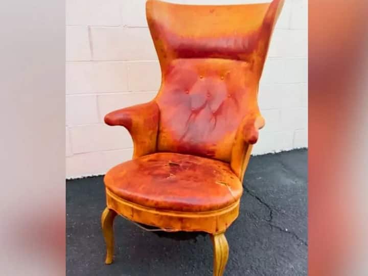 Tiktoker buys old leather chair in only 4000 bur sold at around 82 lakh rupees auction update Antique Chair: इस शख्स ने कर दिया ऐसा कारनामा, 4000 में खरीदकर 82 लाख में बेच दी पुरानी कुर्सी