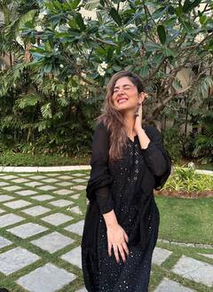 प्रेग्नेंसी में काम करते हुए कैसे खुद का ख्याल रख रही हैं दिशा परमार? बड़े अच्छे लगते हैं एक्ट्रेस का ये है डायट रुटीन