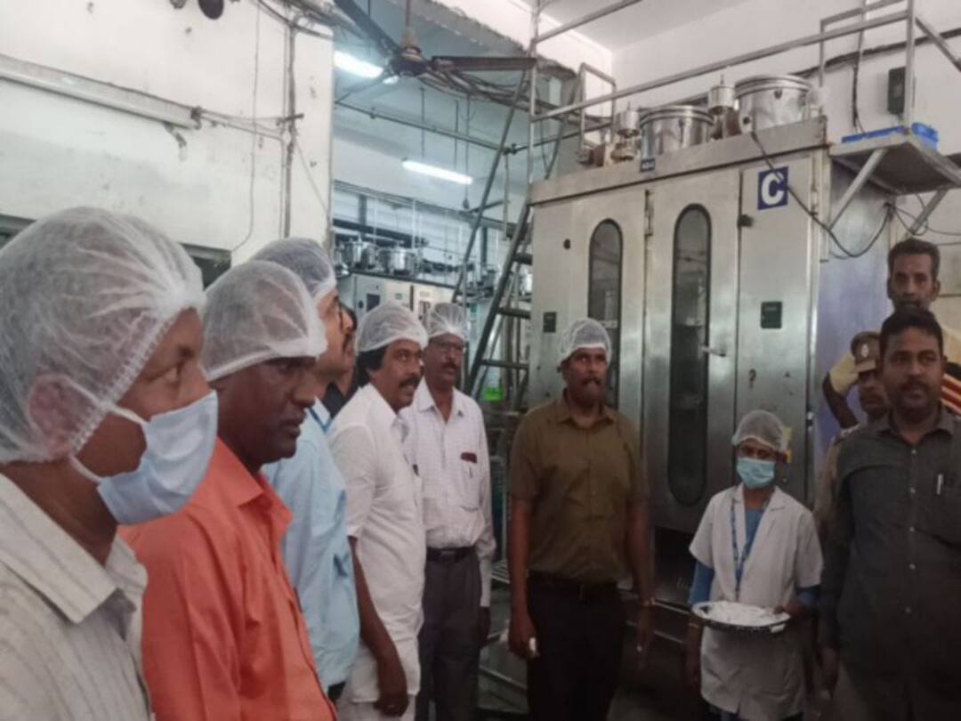 'நான் பால்வளத்துறை அமைச்சர் என்னிடம் பாலை பற்றி மட்டும் கேளுங்கள்' - அமைச்சர் மனோ தங்கராஜ்