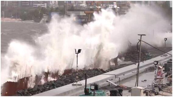 Biparjoy Cyclone Continues To Move Towards Gujarat: గుజరాత్ దిశగా కదులుతున్న బిపోర్ జాయ్