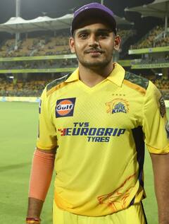 Tushar Deshpande : ‘காதல் கிரிக்கெட்டு விழுந்திருச்சு விக்கெட்டு..’ காதலியுடன் கரம் பிடித்த துஷார் தேஷ்பாண்டே!