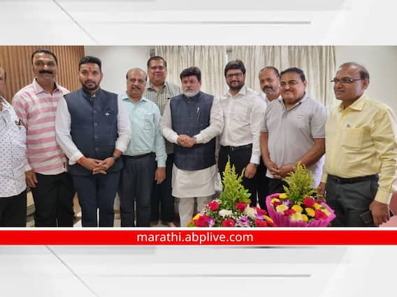 Kolhapur News: कोल्हापूरच्या विकासासाठी मोठे उद्योग आणा; उद्योजकांचे उद्योग मंत्री उदय सामतांना साकडे Kolhapur News: कोल्हापूरच्या विकासासाठी मोठे उद्योग आणा; उद्योजकांचे उद्योग मंत्री उदय सामतांना साकडे