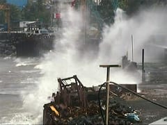 PHOTO : मुंबईत समुद्राला उधाण, किनारपट्टीवर उंच उंच लाटा