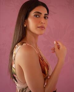 Karishma Tanna Photos: 'స్కూప్' బ్యూటీ కరిష్మా తన్నా రీసెంట్ పిక్స్