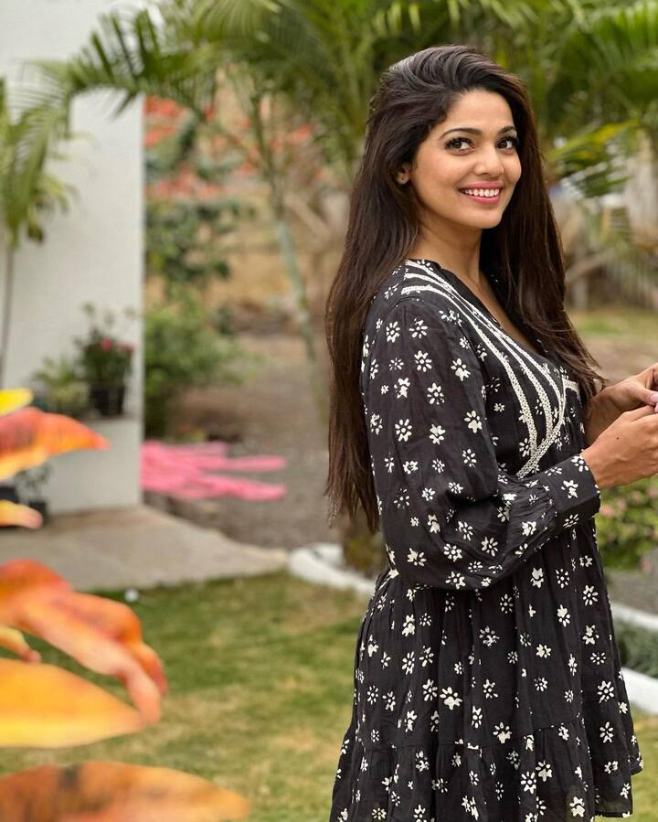 गोंदण,पोश्टर बॉय, सतरंगी रे, दगडी चाळ या पूजाच्या चित्रपटांना प्रेक्षकांची पसंती मिळाली.