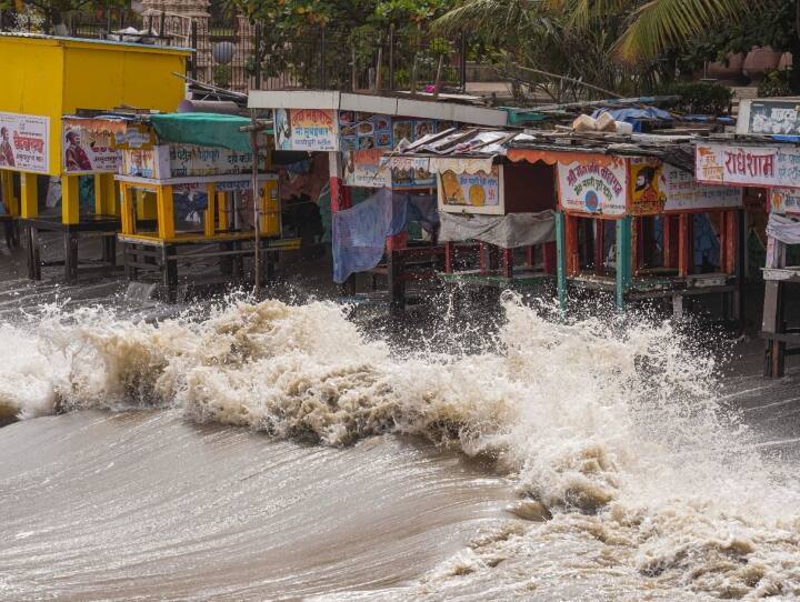 Cyclone Biparjoy is likely to cross Kachchh Gujarat on thursday NDRF team posted thousands of people rescued 10 highlights Cyclone Biparjoy: गुजरात के तट से आज टकराएगा चक्रवात बिपरजॉय, 74 हजार से ज्यादा लोगों को किया शिफ्ट, NDRF की 33 टीमें तैनात | बड़ी बातें