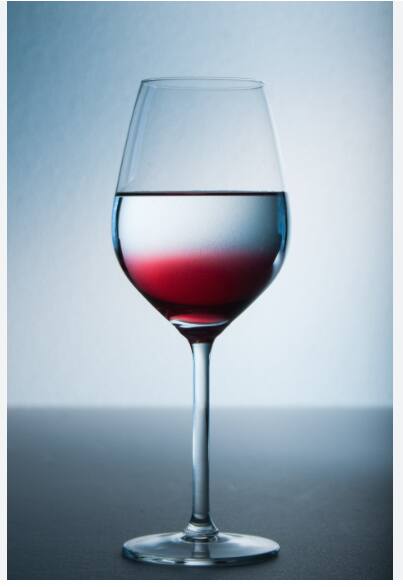 एक वाइन बाॅटल तयार करण्यासाठी 3 किलो द्राक्ष विकले जातात.