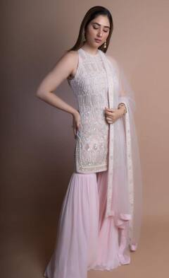 प्रेग्नेंसी में काम करते हुए कैसे खुद का ख्याल रख रही हैं दिशा परमार? बड़े अच्छे लगते हैं एक्ट्रेस का ये है डायट रुटीन