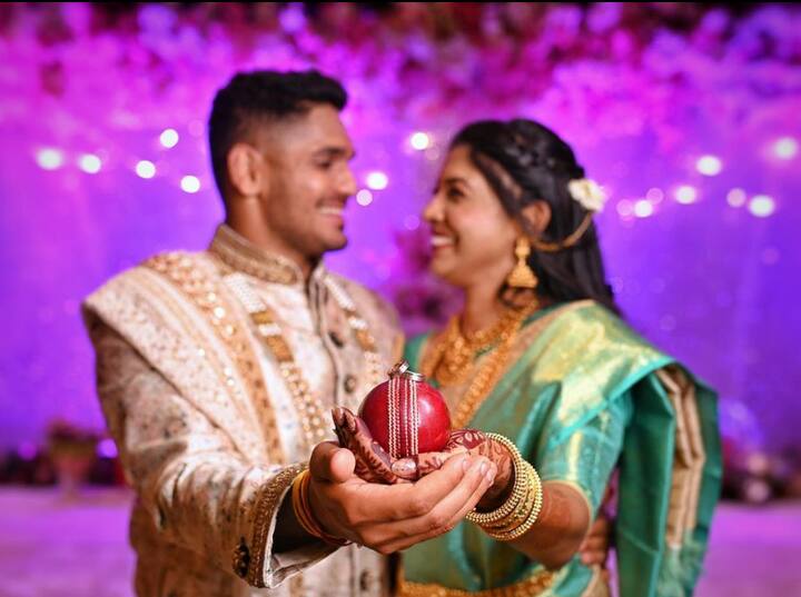 துஷார் தேஷ்பாண்டேவுக்கு பலரும் வாழ்த்துகளை தெரிவித்து வருகின்றனர்