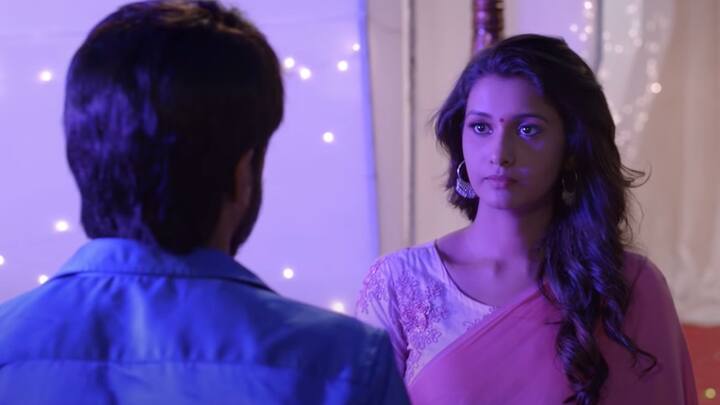 அதைதொடர்ந்து 2018 ஆம் ஆண்டு வைபவ் நடித்த மேயாத மான் படத்தின் மூலம் தமிழ் சினிமாவில் கதாநாயகியாக அறிமுகமானார்.